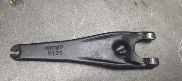Renault Laguna I Gearbox mounting bracket