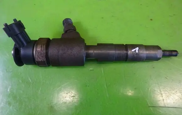 Peugeot Partner Fuel injector 0445110340
