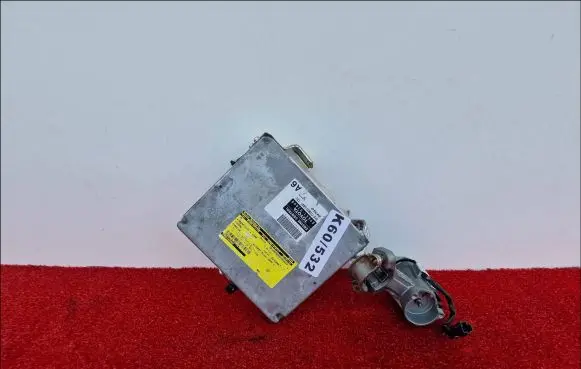 Toyota Corolla E120 E130 Engine control unit/module 89661-02A60