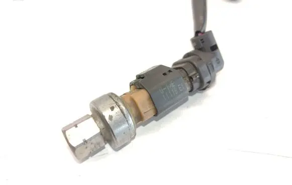 Peugeot 308 Air conditioning (A/C) pressure sensor 9673006380 82CP3206 08K8MK5