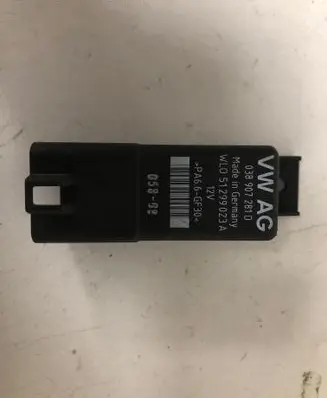 Volkswagen Tiguan Glow plug pre-heat relay 038907281DPAIEKAPAGALKOD