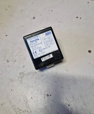 Toyota Corolla Verso AR10 Door control unit/module 897410F010 61B168000 10R021776