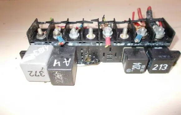 Audi A4 S4 B5 8D Fuse box set 4a0941822