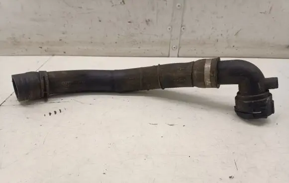Audi A4 S4 B9 Engine coolant pipe/hose 8W0122055R