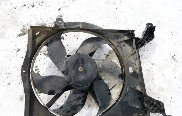 Mitsubishi Carisma Radiator cooling fan shroud 8240276