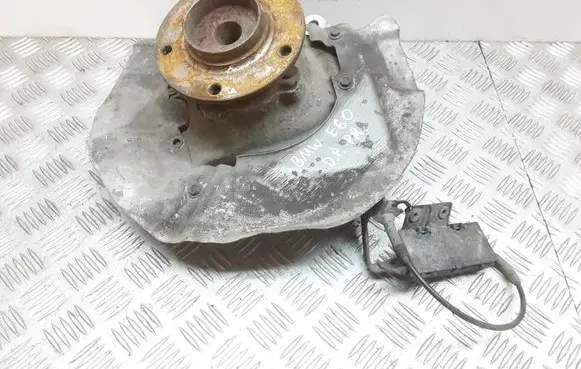 BMW 5 E60 E61 Front wheel hub