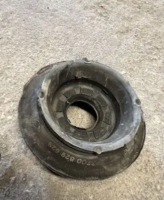 Renault Kangoo I Front coil spring rubber mount 7700829529