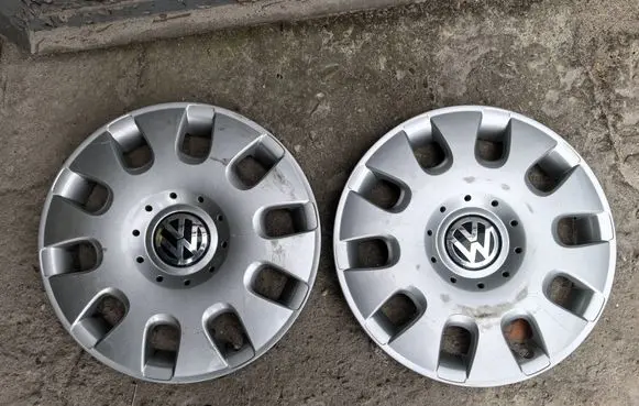 Volkswagen Polo R14 wheel hub/cap/trim 6X0601147D