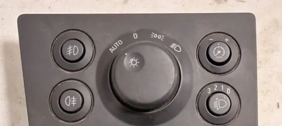 Opel Zafira B Light switch LK04060100 13205868 0320