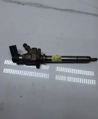 Volvo V50 Fuel injector 9657144580