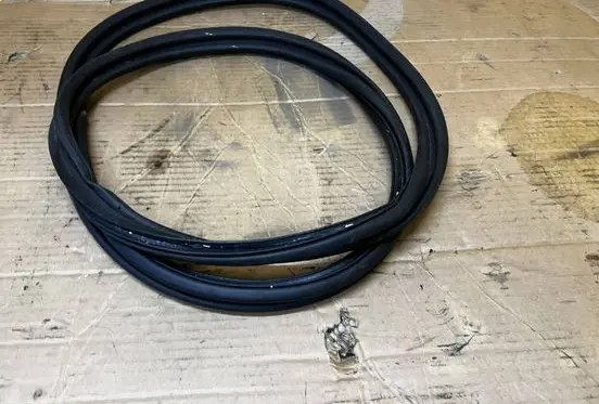 Jaguar F-Type Seal rubber (tailgate) 