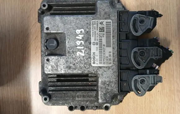 Peugeot 207 Engine control unit/module 0281011560 9659823880