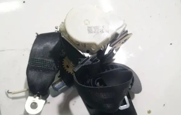 Volkswagen PASSAT CC Front seatbelt 