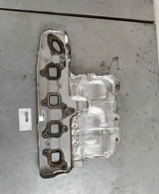 Volvo XC60 Heat shield in engine bay 32290124