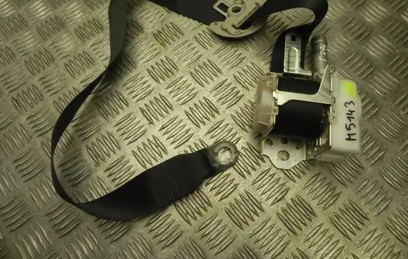 Toyota RAV 4 (XA40) Front seatbelt 7T4790P