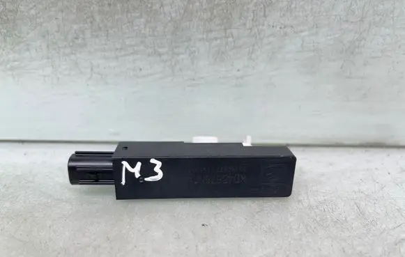 Mazda 3 III Antenna control unit Kd45676nxa X1t60671 151021