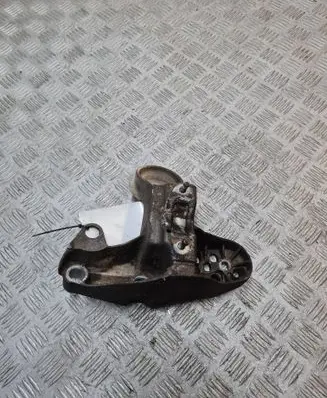 Volkswagen PASSAT B5 Engine mounting bracket 4B0199351B