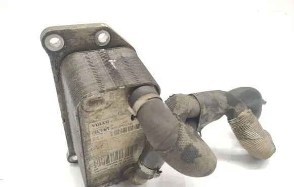 Volvo V70 Engine oil radiator X3698002 31325045 449724