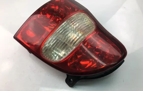 Tailgate rear/tail lights