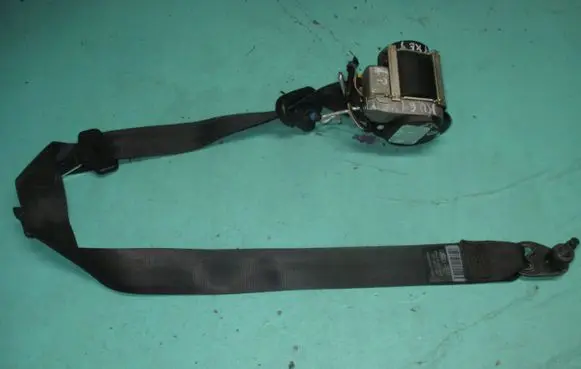 Ford Focus Front seatbelt 617231700