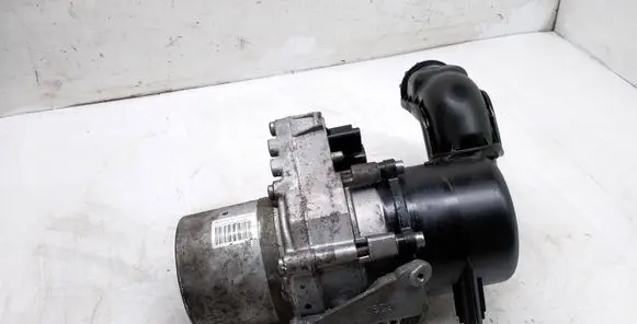 Peugeot 508 Power steering pump A5101675 042515A2
