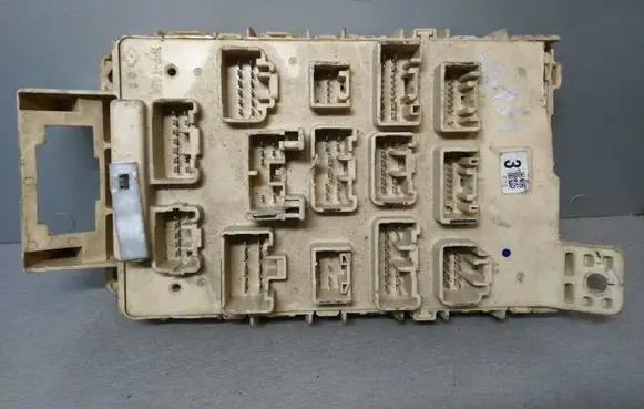 Toyota Yaris Fuse module