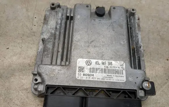 Volkswagen Caddy Engine control unit/module 03L907309 0281015029 1039S30090