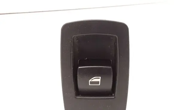BMW 5 E60 E61 Electric window control switch 9113773