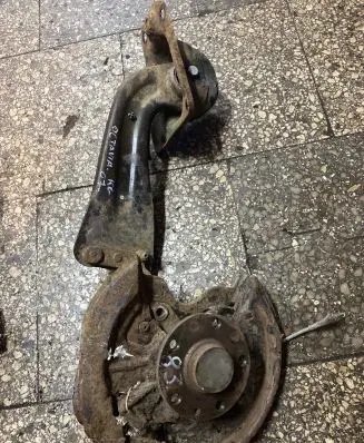 Skoda Octavia Mk2 (1Z) Rear wheel hub