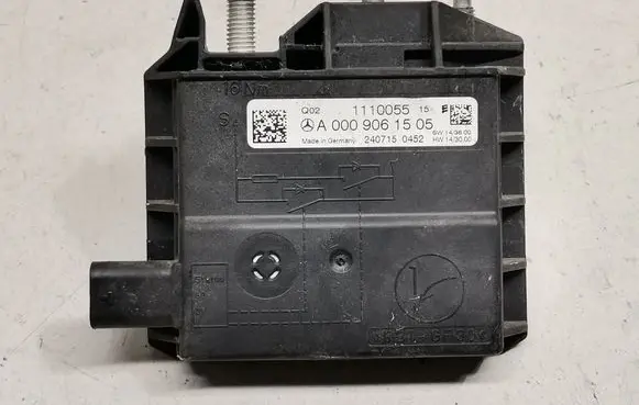 Mercedes-Benz C W205 Battery relay fuse A0009061505