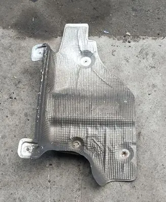 Audi Q7 4L Exhaust heat shield 7L0825681B