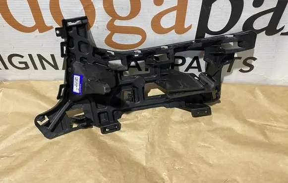 Volvo XC90 Front bumper mounting bracket 31353371