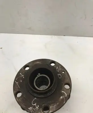 Audi A6 S6 C6 4F Front wheel hub
