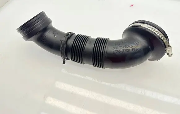 Volkswagen Golf VIII Air intake duct part 05E129651A