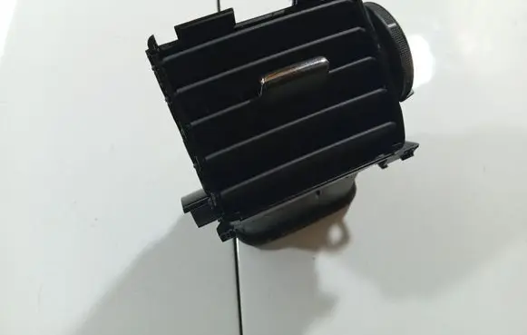 Toyota Auris 150 Dash center air vent grill 2556442050
