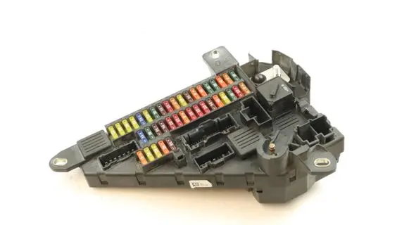 BMW 5 E60 E61 Fuse module 9138830 518956057