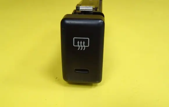 Opel Frontera B Windscreen/window heater switch M18872 M18874