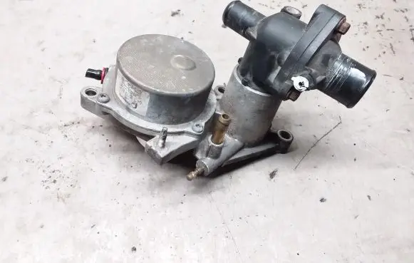 Ford Mondeo Mk III Vacuum pump XS7Q2A451BH 72245410C