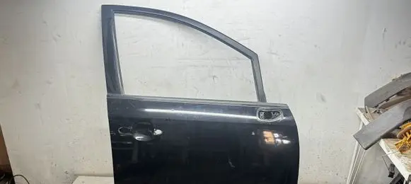 KIA Carens II Front door
