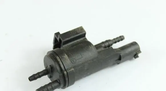 Mercedes-Benz C W203 Turbo solenoid valve 0025401497 48843625800