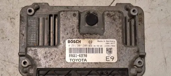 Toyota Auris 150 Engine control unit/module 0261201209 8966102E90 1039S17950