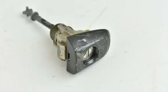 Toyota Land Cruiser (J150) Front door lock