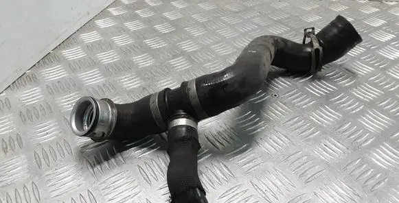 Mercedes-Benz R W251 Engine coolant pipe/hose A2515011582