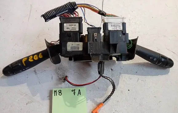 Peugeot 206 Other switches/knobs/shifts 7700433316