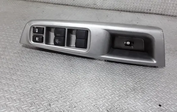 Subaru Forester SH Electric window control switch 157447