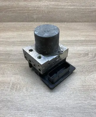 BMW 5 E60 E61 ABS Pump 6768646 0265234029