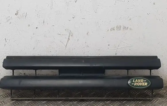 Land Rover Freelander Front bumper upper radiator grill AWR1496