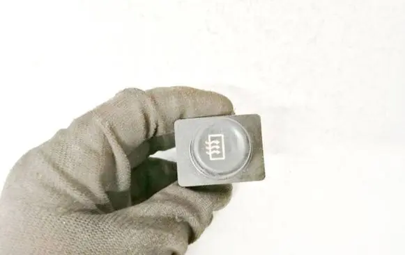 Mitsubishi Pajero Sport I Windscreen/window heater switch