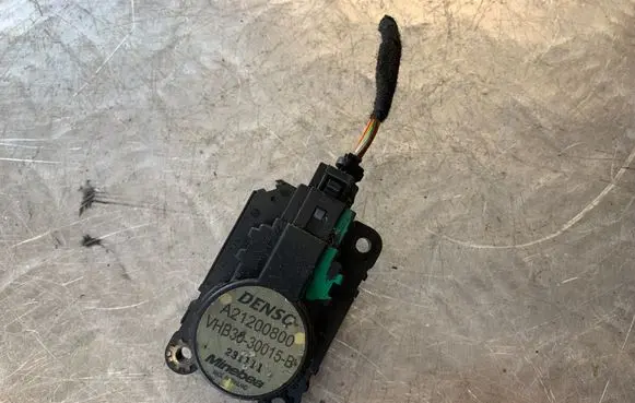 Renault Master III Air flap motor/actuator A21200800