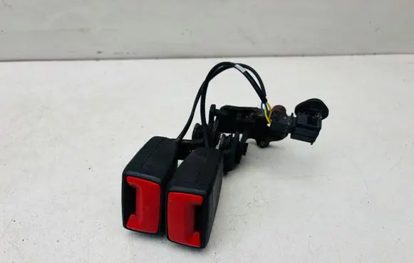 Skoda Superb B8 (3V) Middle seatbelt buckle (rear) 3V0857739A